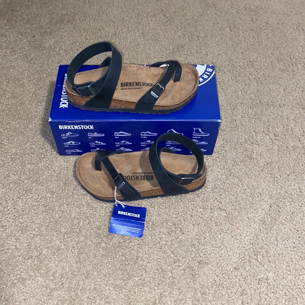 Birkenstock Yara Black Size 6